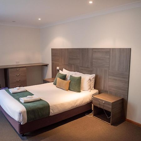 Victoria Hotel Strathalbyn Exterior photo
