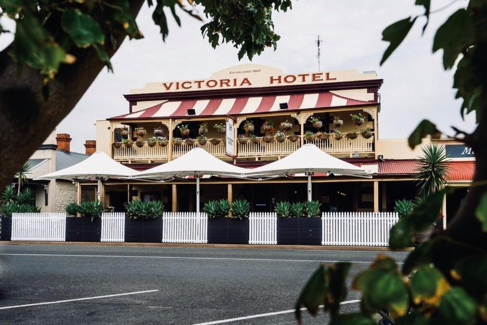 Victoria Hotel Strathalbyn Exterior photo