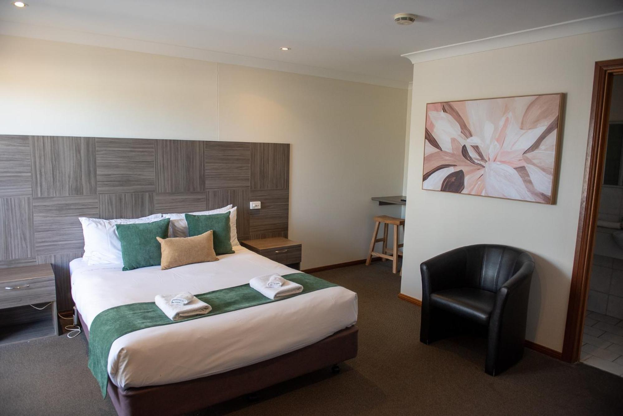 Victoria Hotel Strathalbyn Exterior photo
