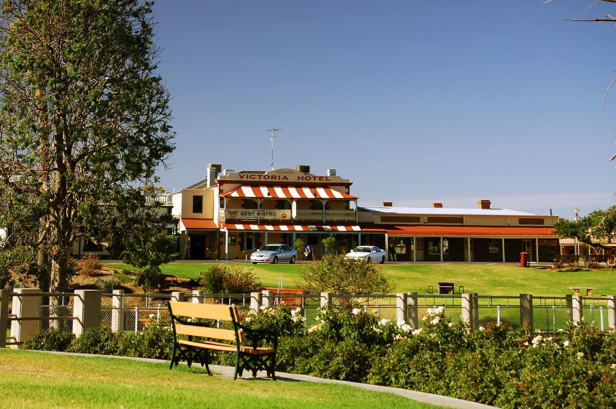 Victoria Hotel Strathalbyn Exterior photo